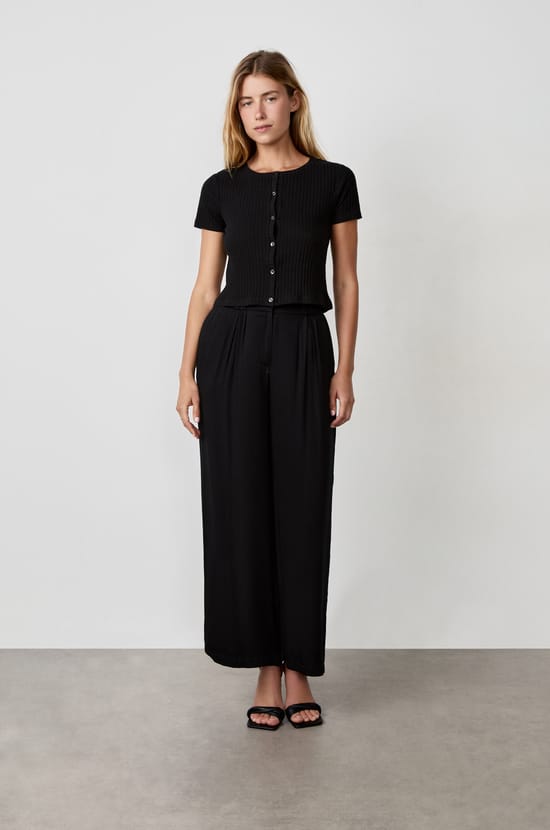 Short-sleeved buttoned T-shirt;${refinementColor}