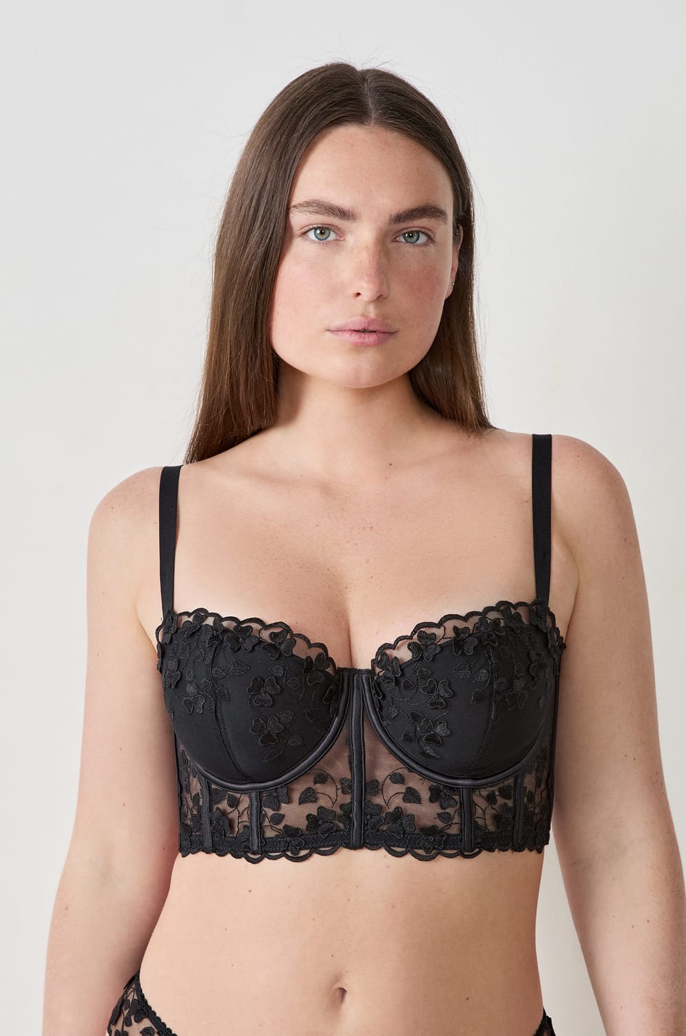 Podprsenka bez ramínek s měkkými košíčky;${refinementColor}