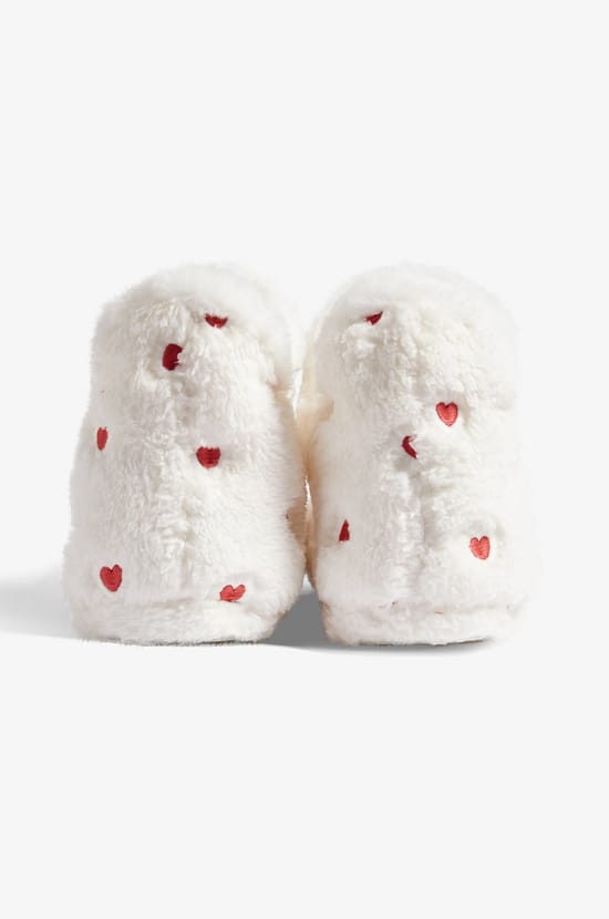 Heart Ankle Slipper Boots;${refinementColor}