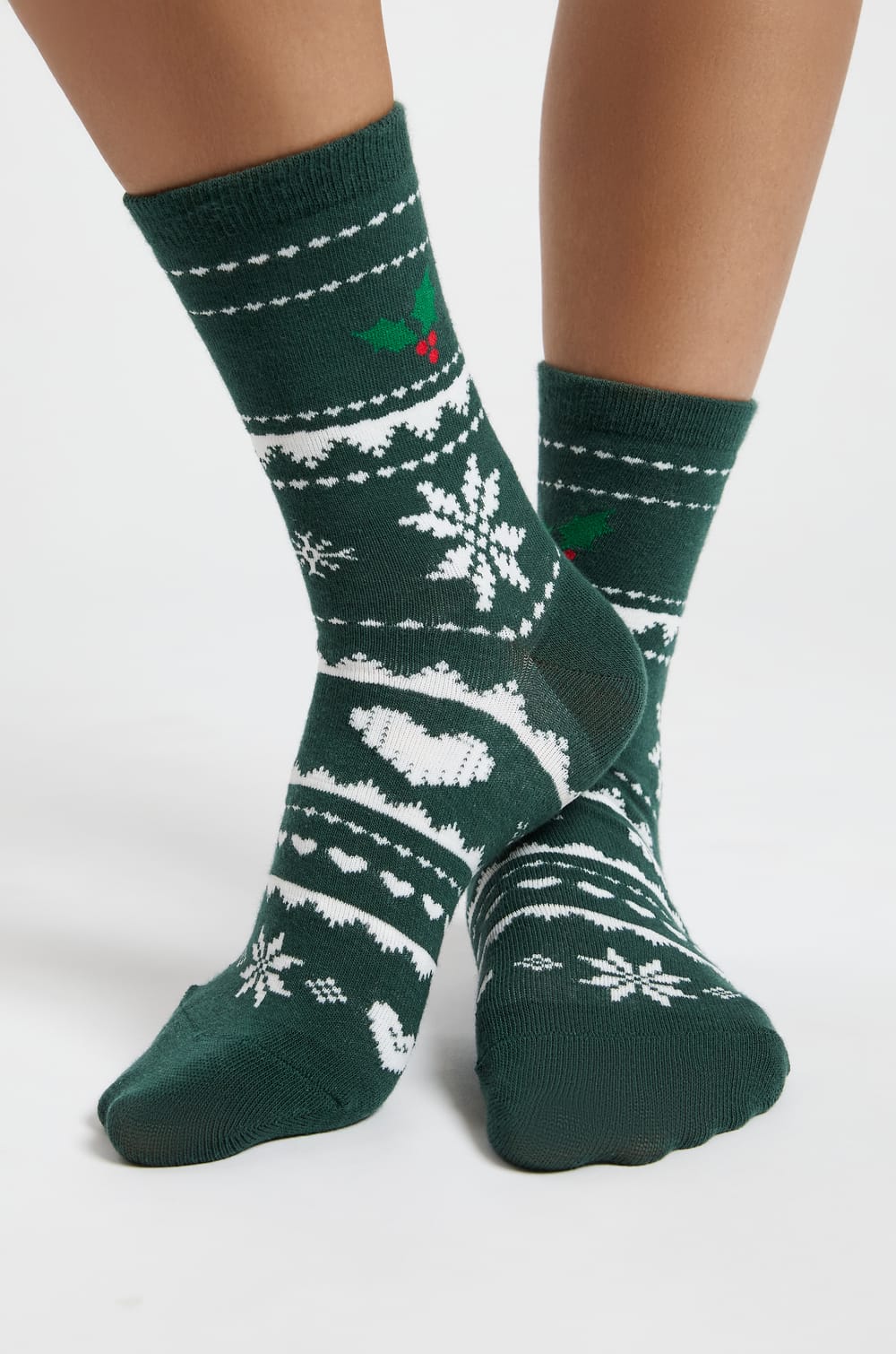 Fine knit patterned socks;${refinementColor}