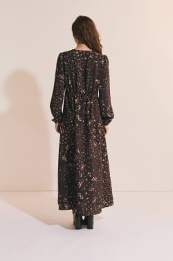 Robe longue &agrave; motif fleuri;${refinementColor}