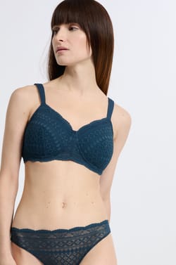 Post-Mastectomy Lightly Lined Wireless Bra;${refinementColor}