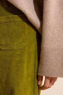 Jean en velours c&ocirc;tel&eacute; avec poche sur le devant;${refinementColor}