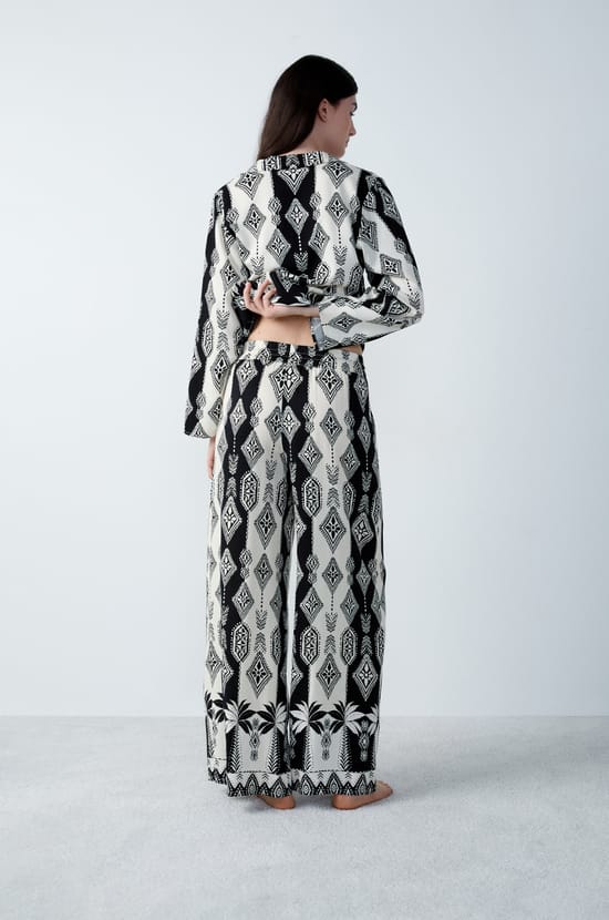 Pantalon de pyjama large avec motifs;${refinementColor}