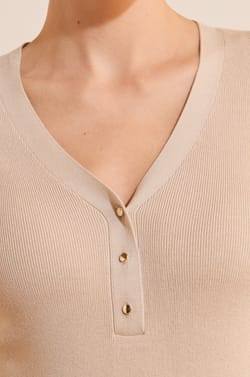 Pull manches longues &agrave; col V;${refinementColor}