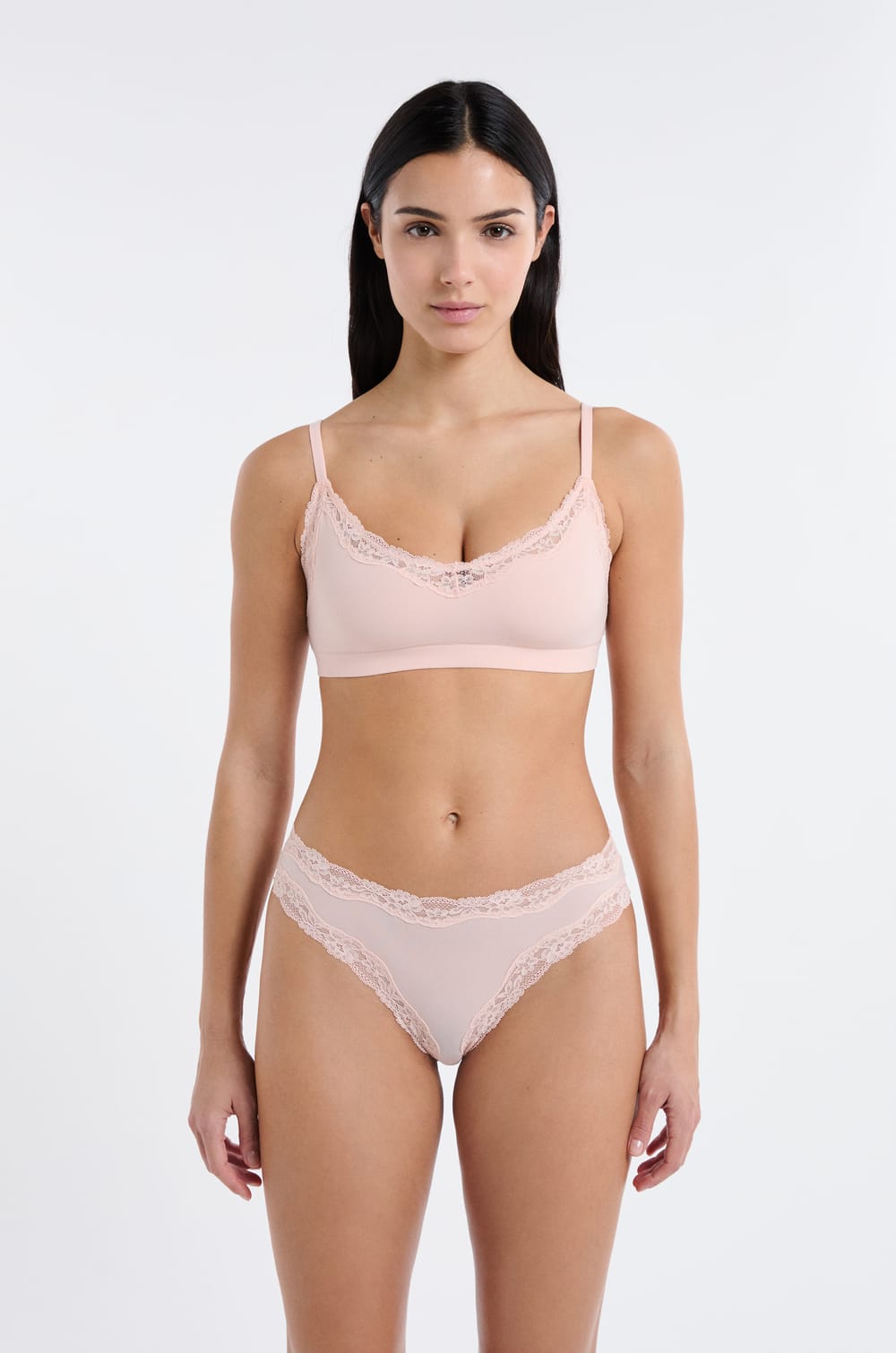Brassi&egrave;re en microfibre et dentelle;${refinementColor}
