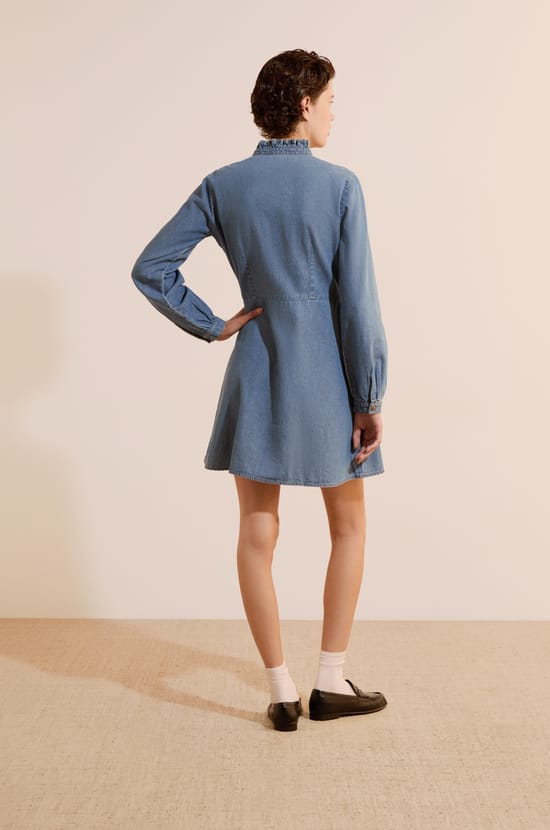 Robe courte &agrave; manches longues en jean;${refinementColor}