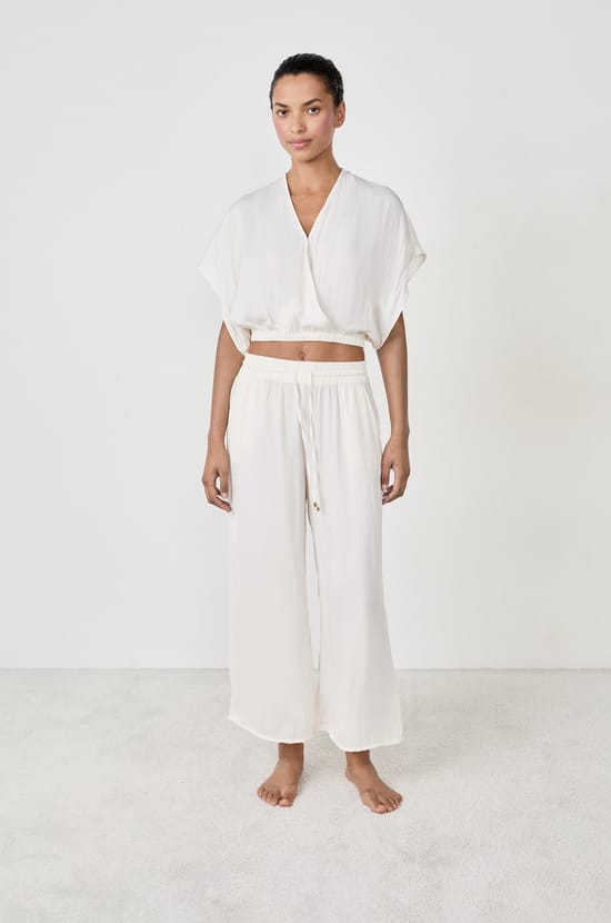 Pantal&oacute;n satinado de corte ancho;${refinementColor}