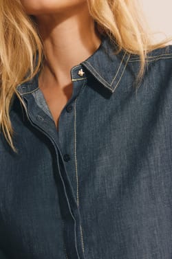 Chemise &agrave; manches longues en jean;${refinementColor}