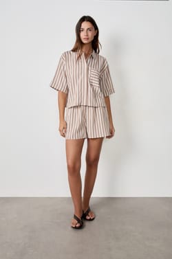 Chemise manches courtes &agrave; rayures;${refinementColor}