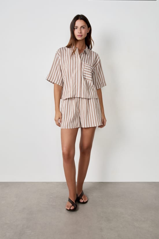 Short-sleeved striped shirt;${refinementColor}