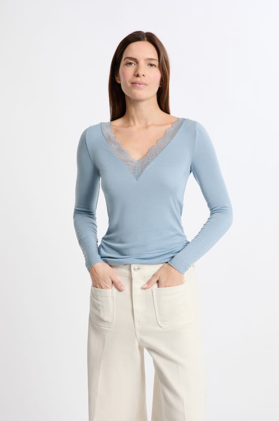 T-shirt thermique col V avec cachemire ;${refinementColor}