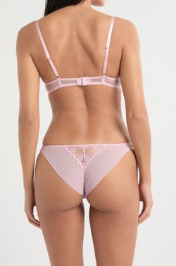 Culotte en dentelle &agrave; motifs c&oelig;urs;${refinementColor}