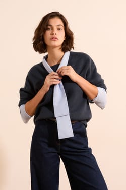 Pull manches longues avec lien &agrave; nouer;${refinementColor}