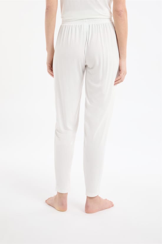 Pantalón ultra comodo;${refinementColor}