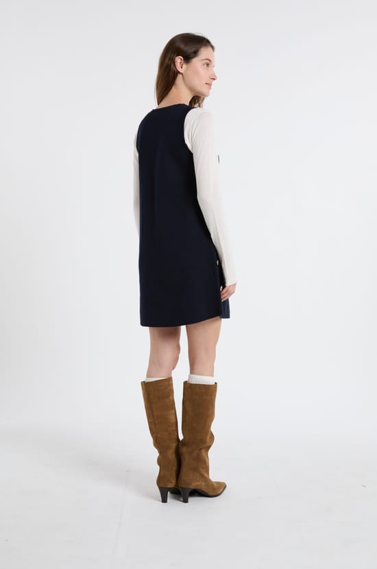 Robe courte avec boutons dor&eacute;s;${refinementColor}