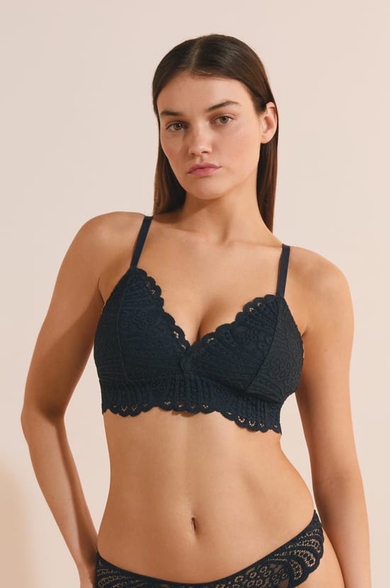 Bra N.8 - The Wireless Triangle in Lace;${refinementColor}