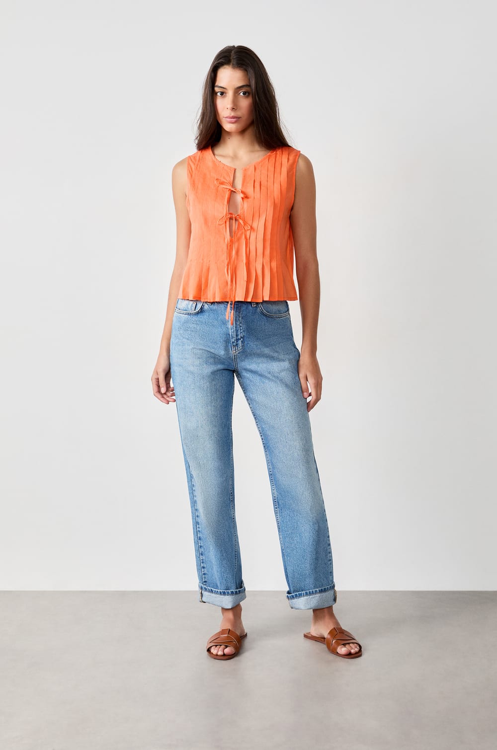 Top sans manches &agrave; n&oelig;uds;${refinementColor}