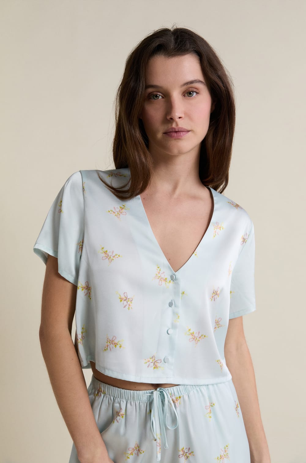 Chemise de pyjama courte satin&eacute;e;${refinementColor}