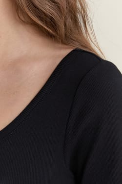 Body manches courtes avec coton;${refinementColor}