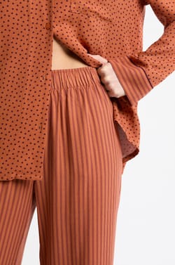 Pantalon de pyjama à rayures;${refinementColor}