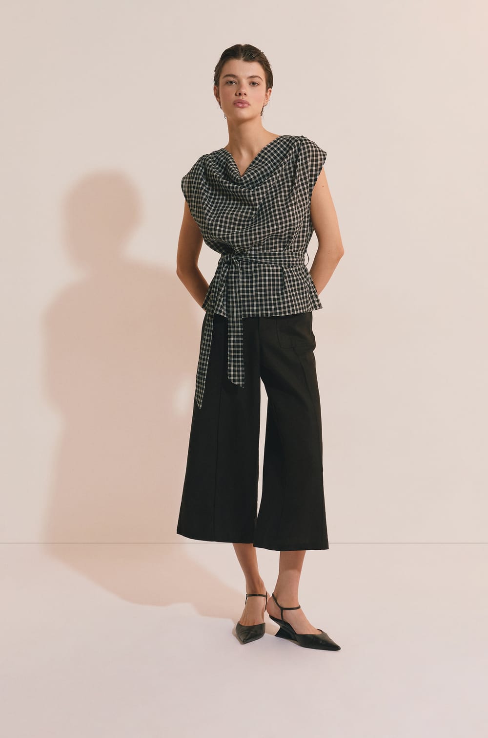 Caprihose mit Leinen;${refinementColor}