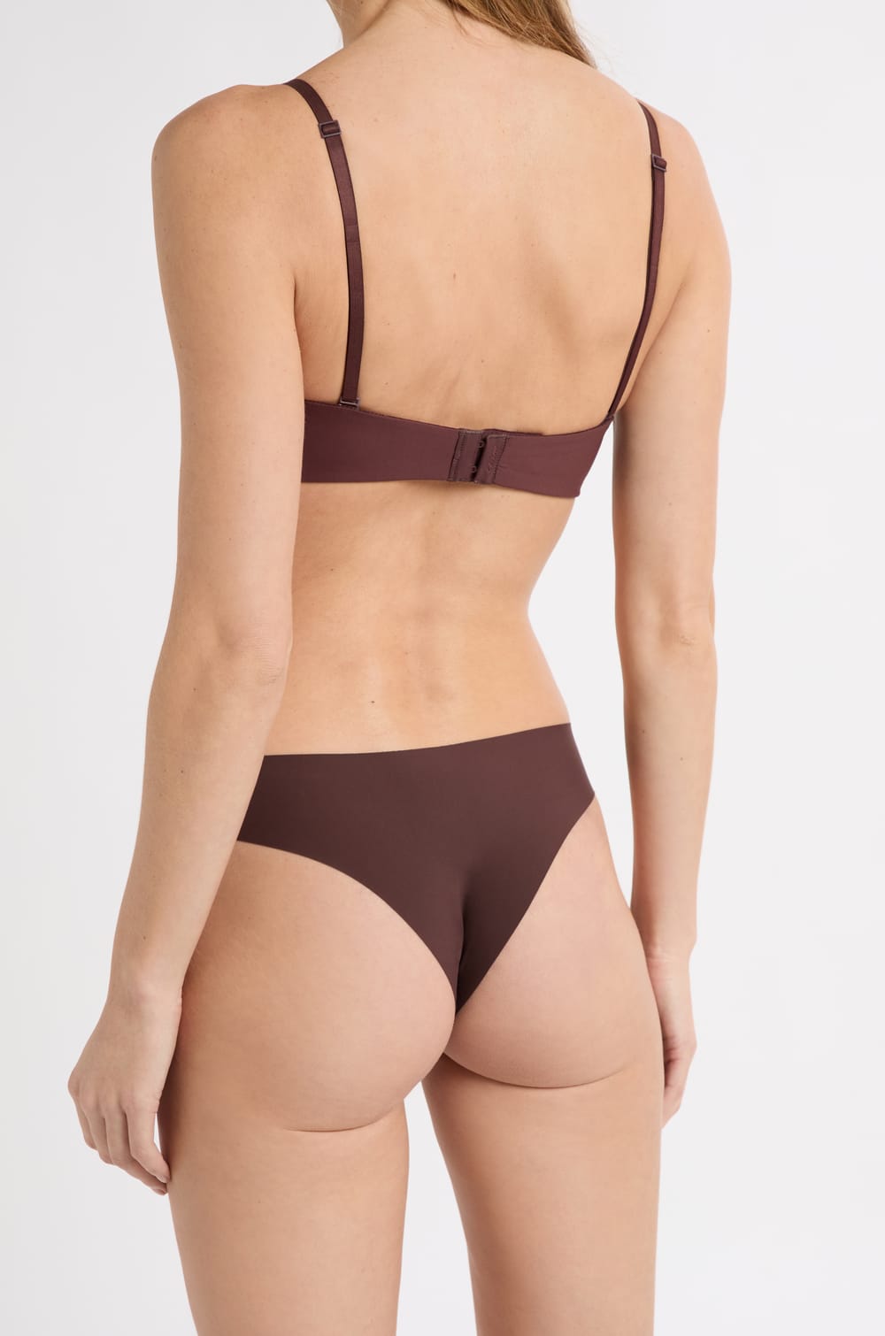 Tanga high leg en microfibre;${refinementColor}