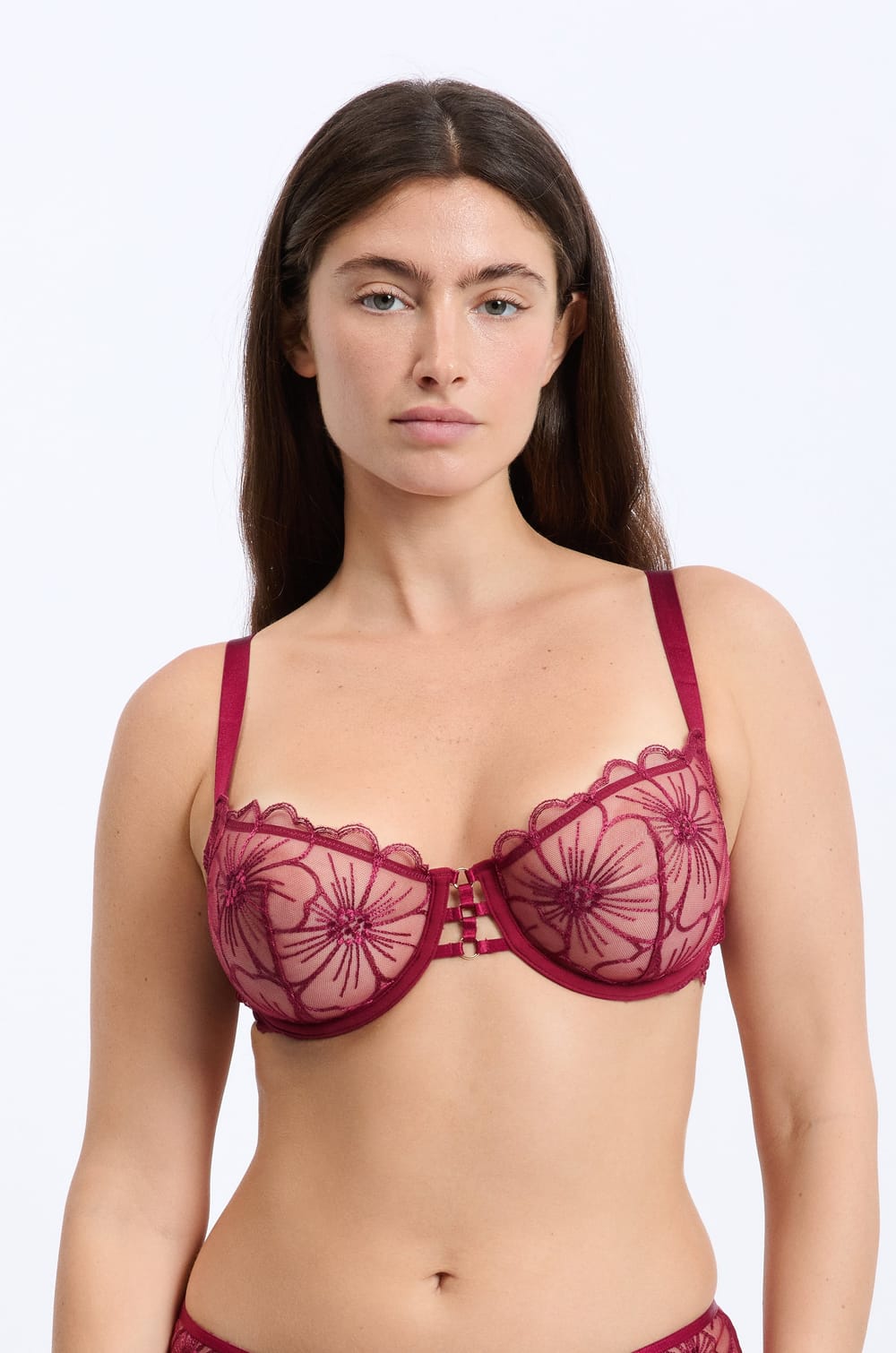 Underwired bra with embroidered details;${refinementColor}