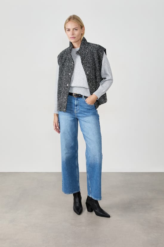 Sleeveless Jacket;${refinementColor}