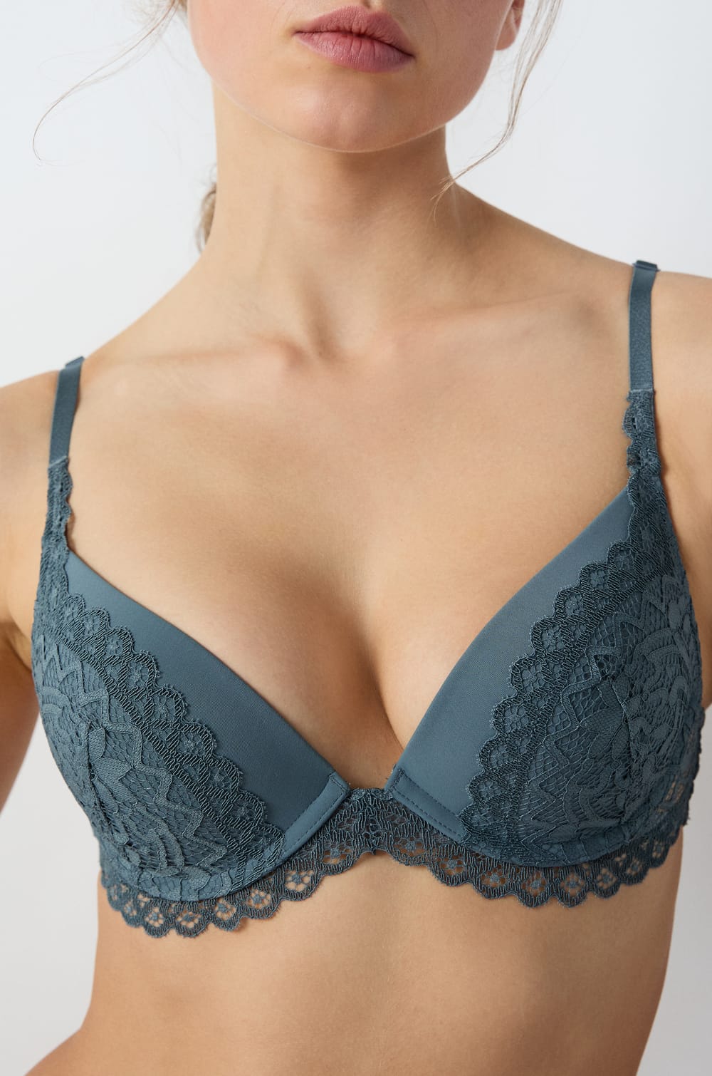 Bra No. 2 - Plunging Push-Up;${refinementColor}