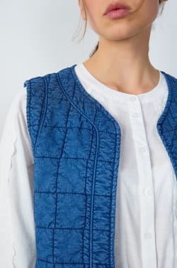 Quilted Effect Cardigan;${refinementColor}