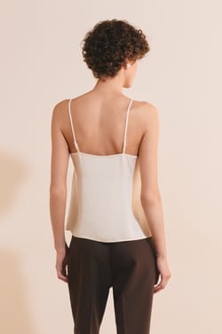 Caraco avec d&eacute;tails dentelle;${refinementColor}