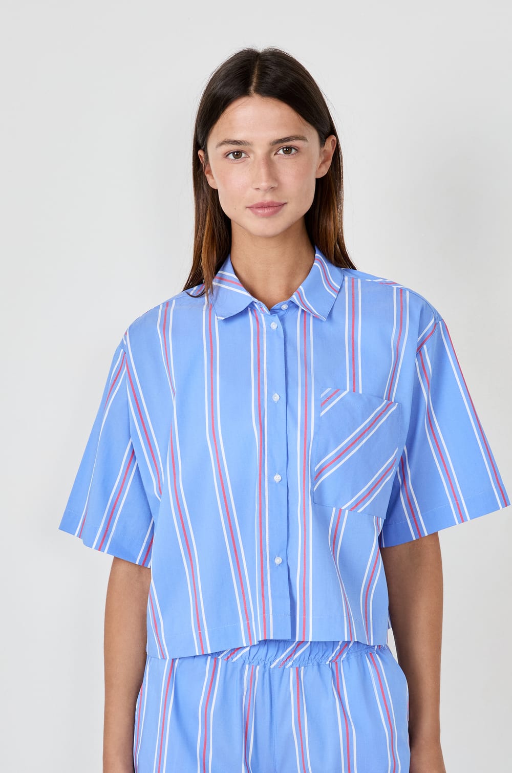 Gestreeerd pyjamashirt met korte mouwen;${refinementColor}