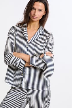 Pijama de dos piezas a rayas;${refinementColor}