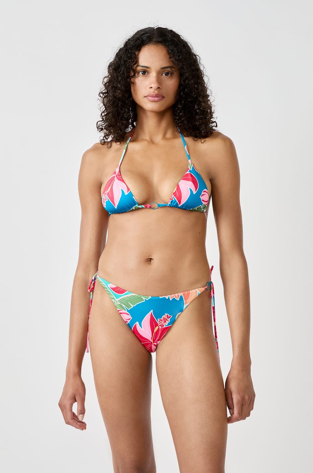 Triangle haut de maillot à motifs;${refinementColor}