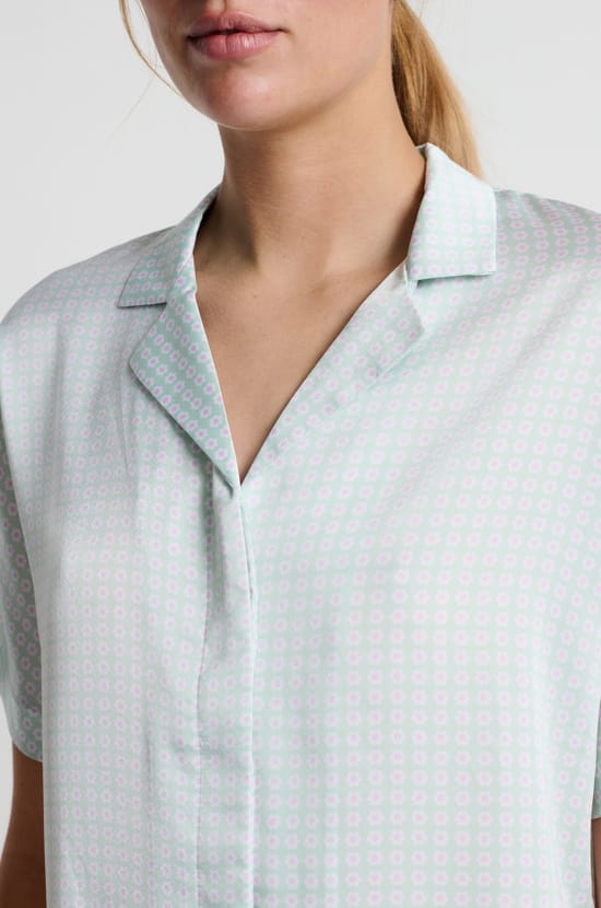 Printed Short-Sleeved Pajama Shirt  ;${refinementColor}