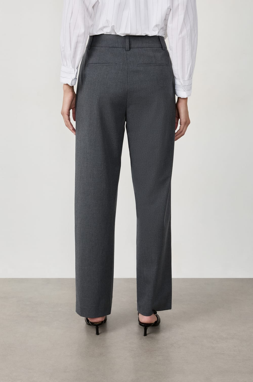 Straight-Leg Pants;${refinementColor}