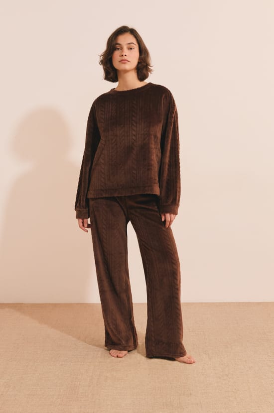 Pull col rond avec motifs tress&eacute;s;${refinementColor}