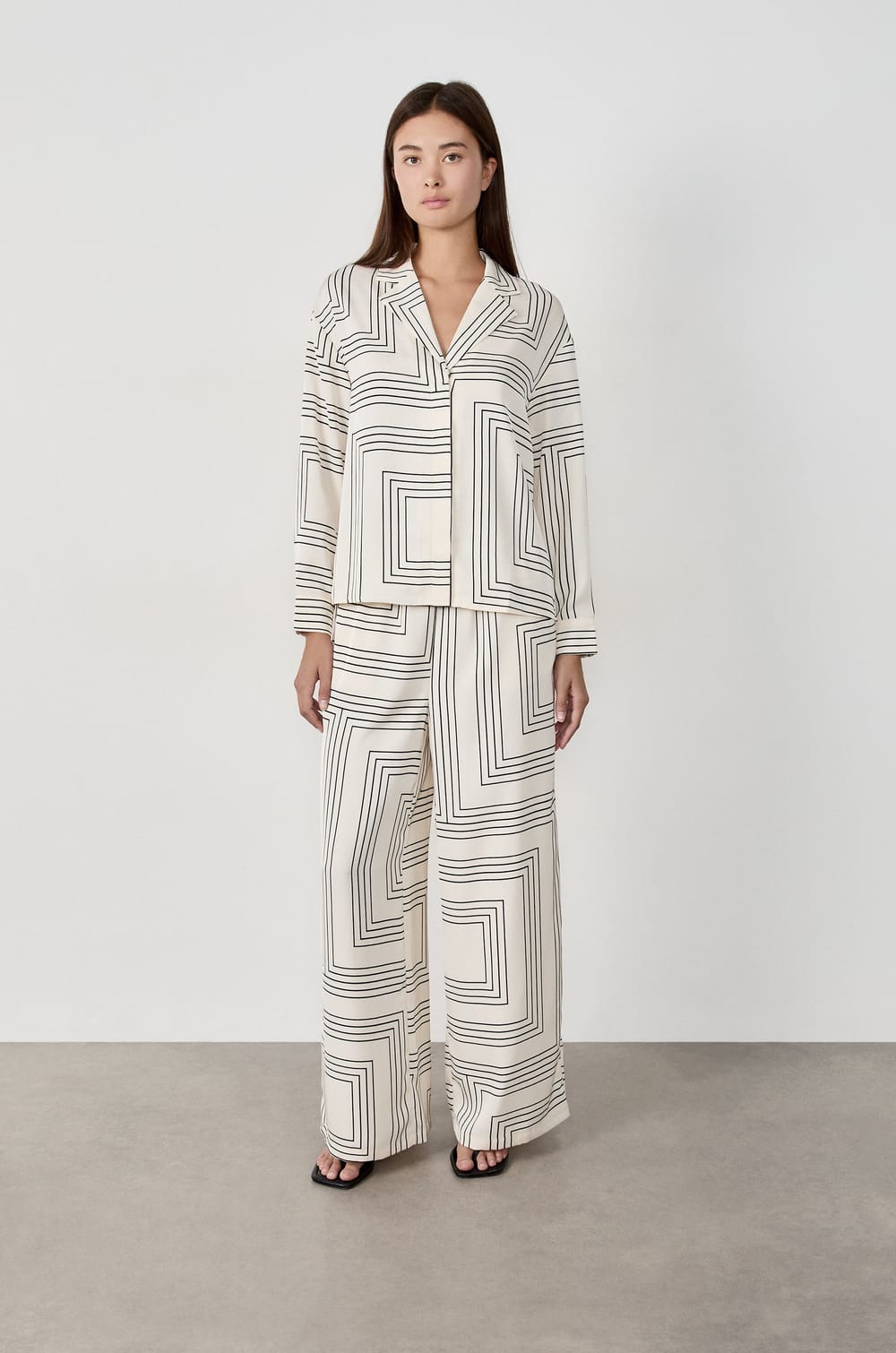 Chemise à motifs;${refinementColor}
