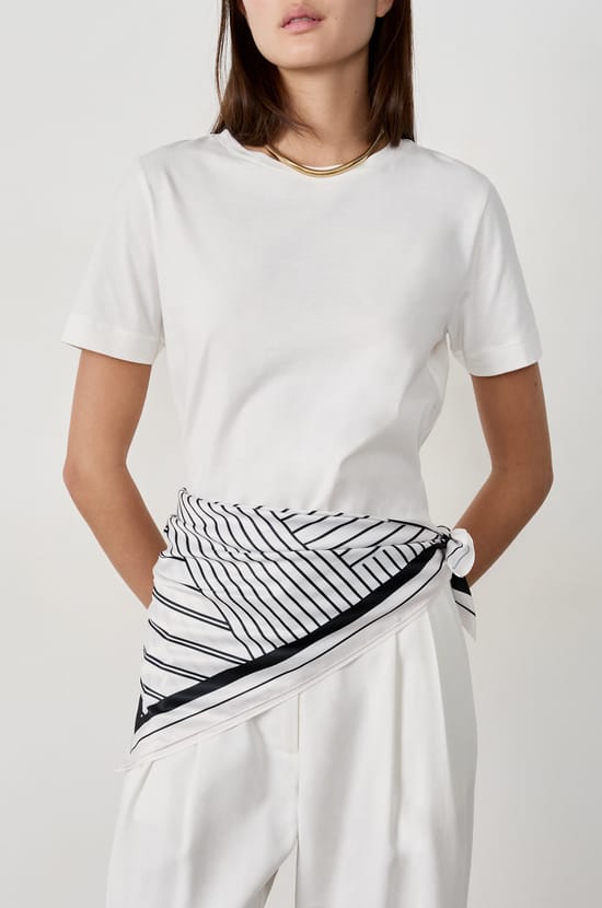 Foulard en soie;${refinementColor}