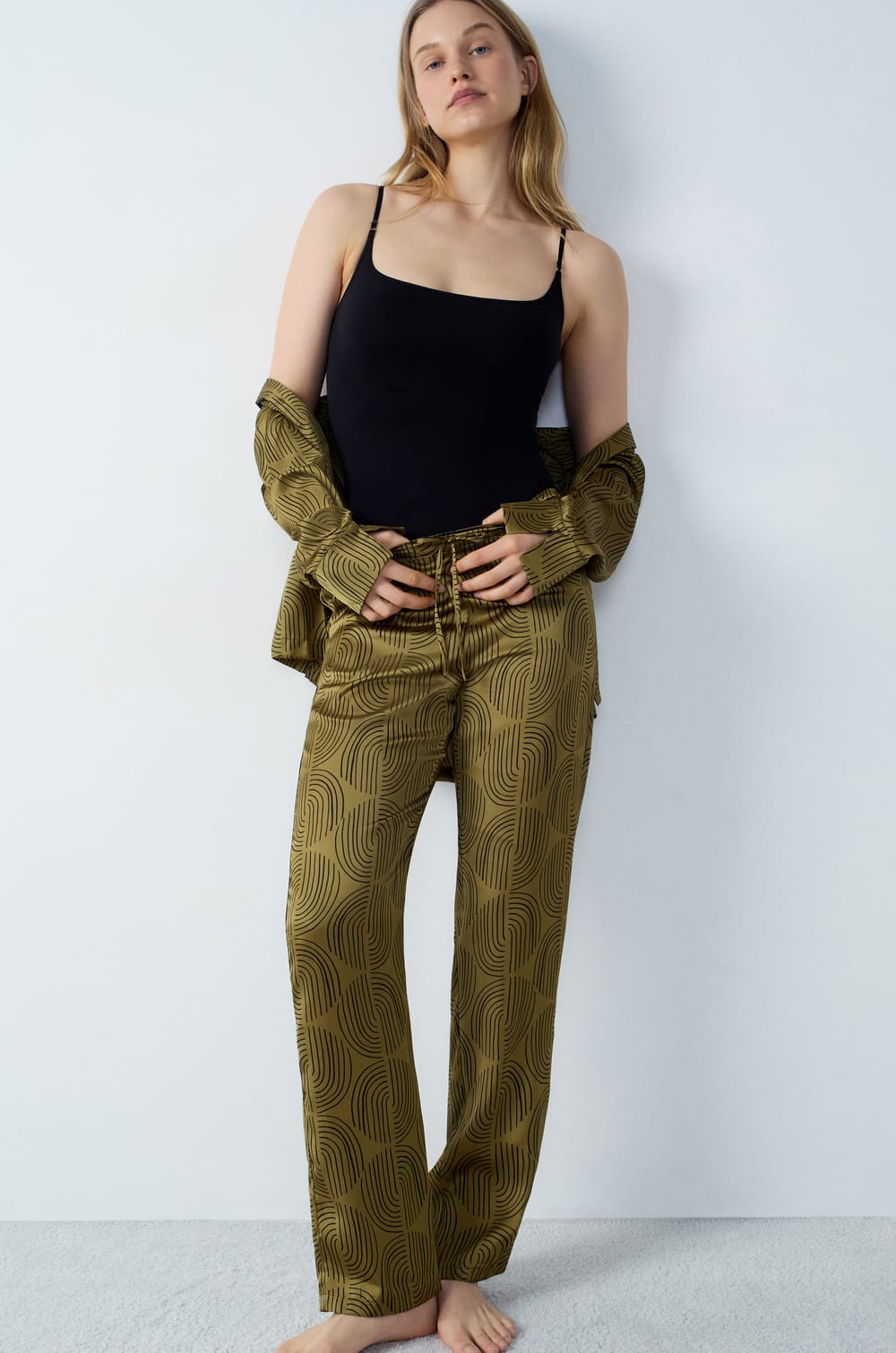 Smooth patterned pyjama trousers;${refinementColor}
