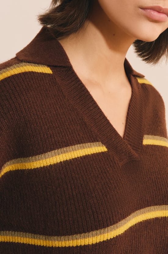 Pull ray&eacute; &agrave; manches longues avec col polo;${refinementColor}