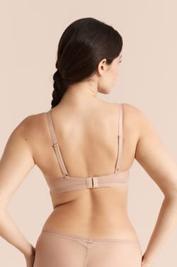 Soutien-gorge N.4 - Le coques fines en microfibre avec d&eacute;tails en dentelle;${refinementColor}