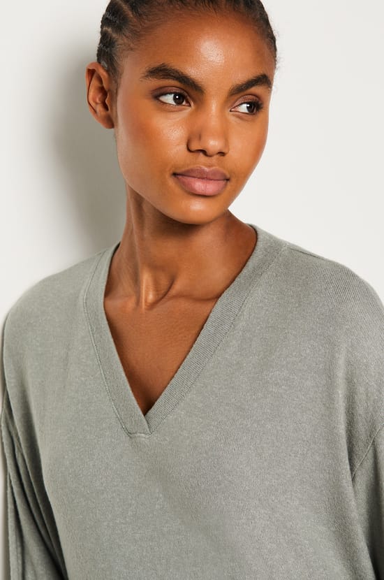 V-neck Pyjama Sweatshirt;${refinementColor}