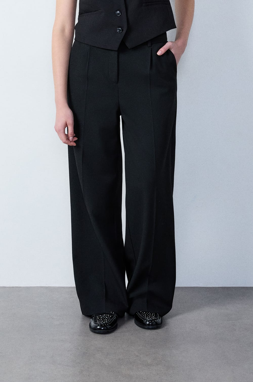 Sleeveless Suit Waistcoat;${refinementColor}
