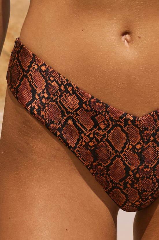 Braziliaans high-waist bikini slip satijn;${refinementColor}