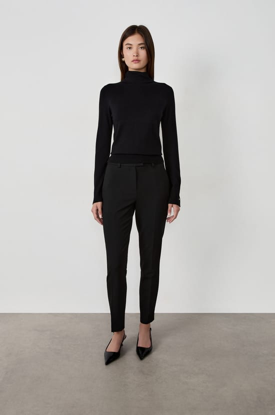 Turtleneck Sweater;${refinementColor}