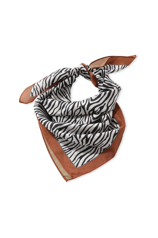 Foulard estampado;${refinementColor}