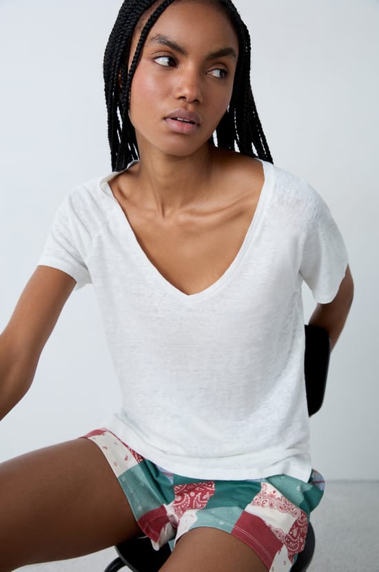 Short-sleeved T-shirt 100% linen;${refinementColor}