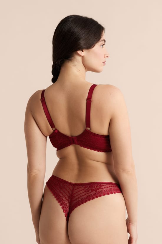 Sujetador sin relleno con efecto reductor de una talla;${refinementColor}